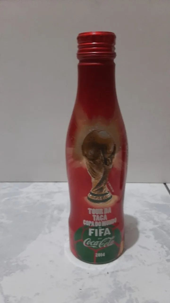 Par de Garrafas de Alumínio Decorativas Coca-Cola - Foto 2