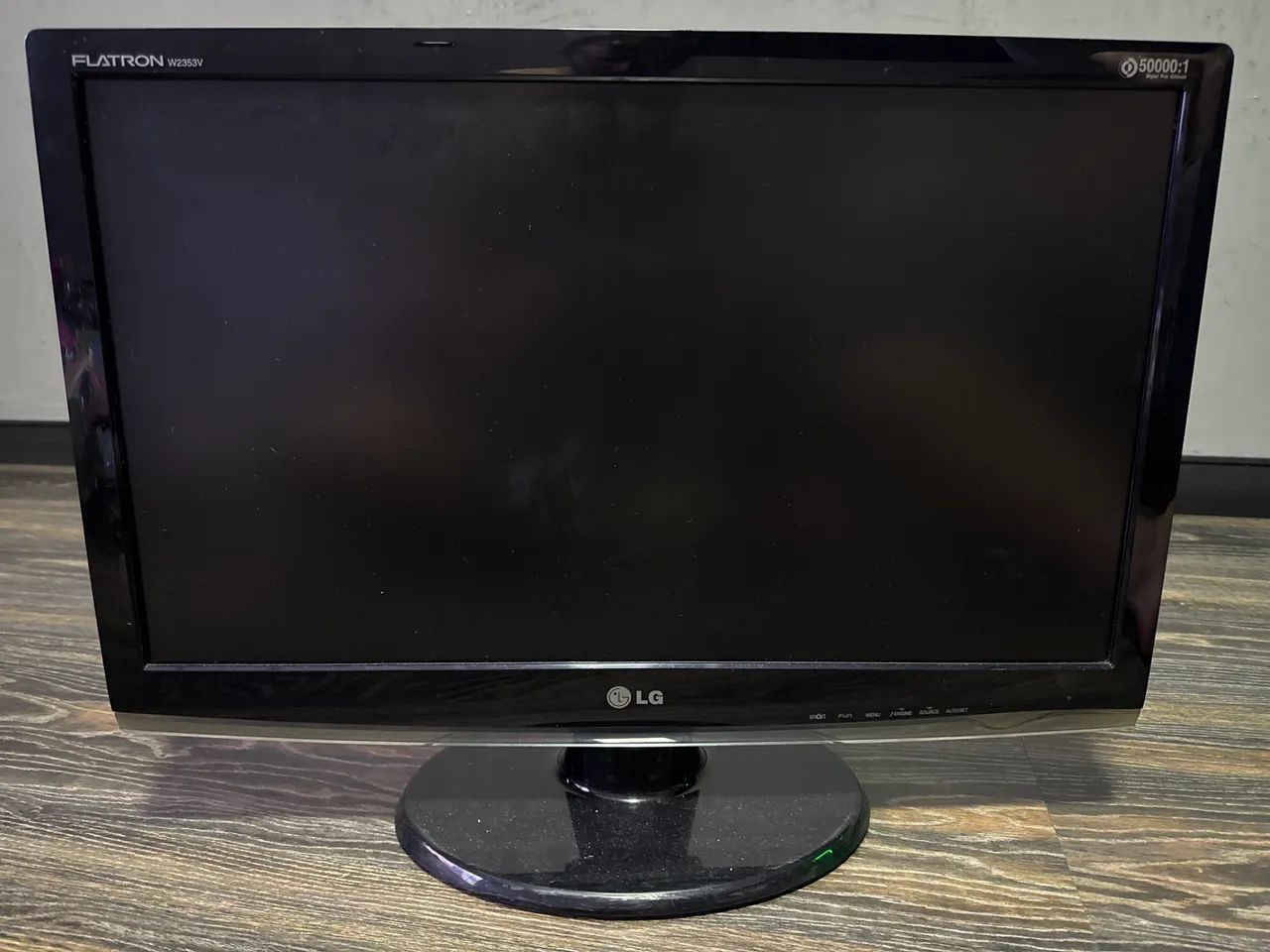 Monitor LG flatron w2353v
