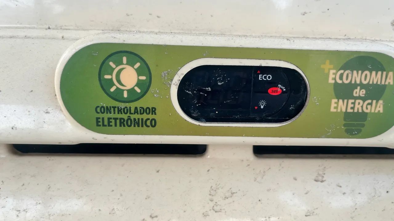 Expositor Refrigerado de Bebidas Metalfrio 398 Litros Branco VB40RL - Foto 2