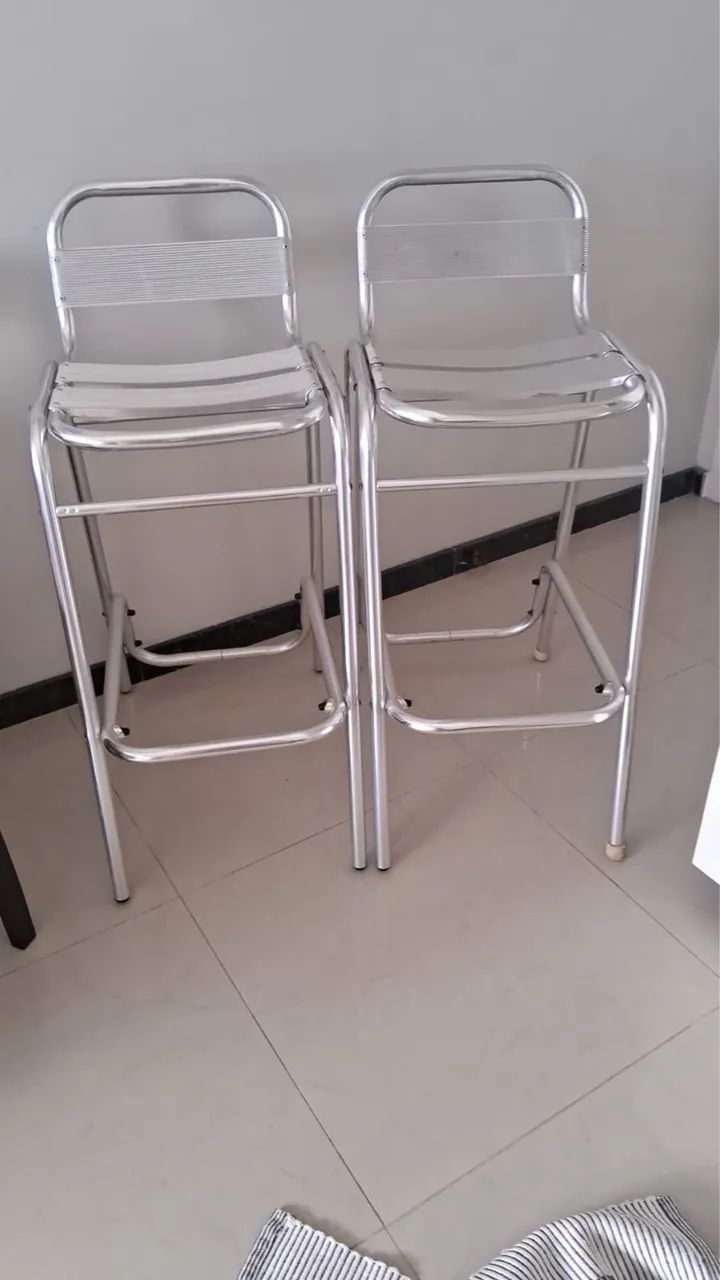 Bancos alto de alumínio bom estado 