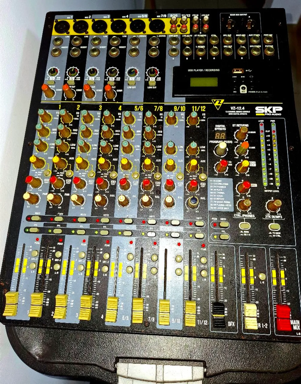 Mesa Shure Mixer FP33 Portátil Estéreo (3 Canais) - Equipamentos e