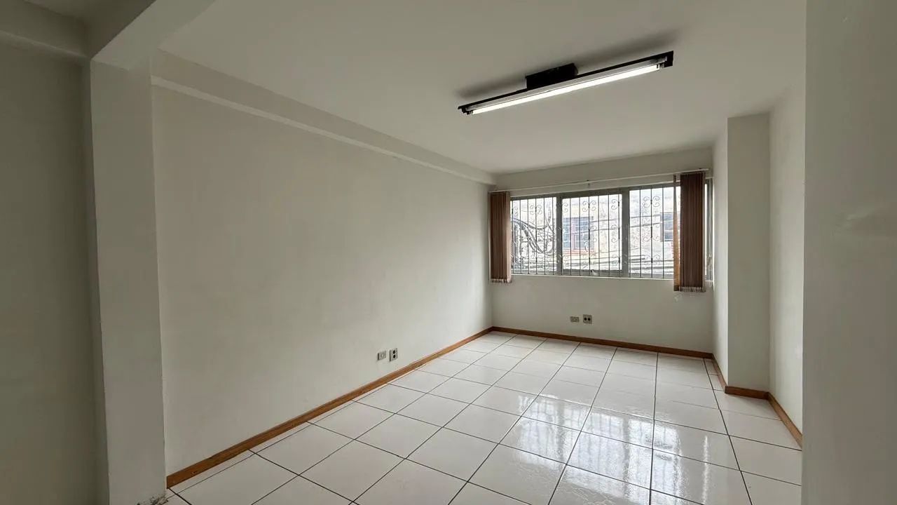 SALA COMERCIAL PARA LOCAÇÃO NO CENTRO - Foto 3