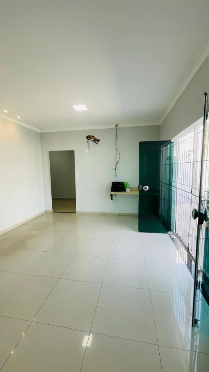 Prédio Comercial c/ 9 Salas no Porcelanato e Luminárias em Led no Vieralves