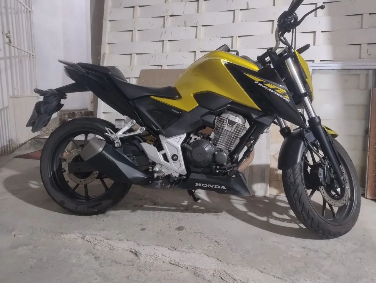 Cb twister