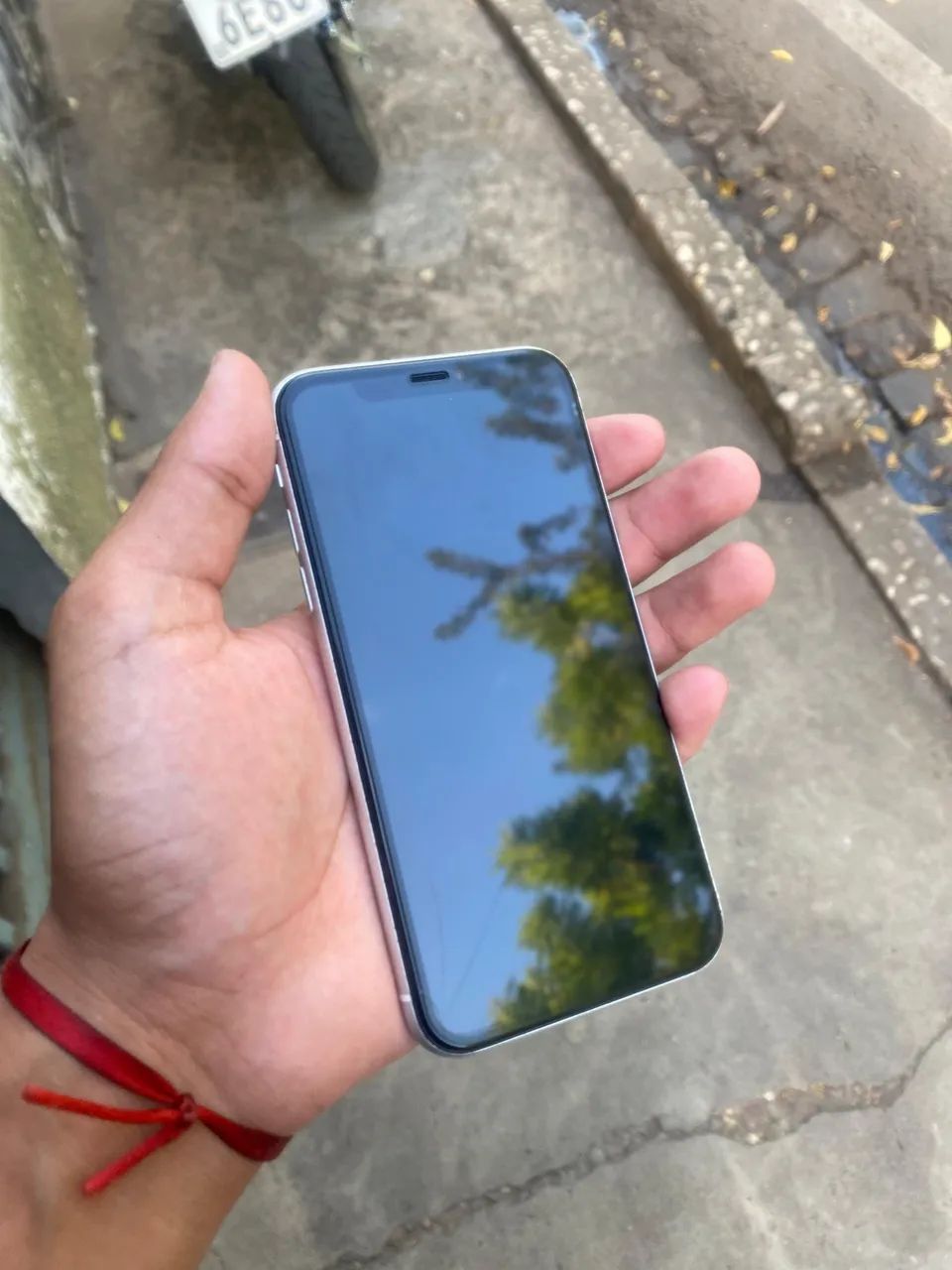Vendo iPhone XR em ótimo estado! - Foto 2