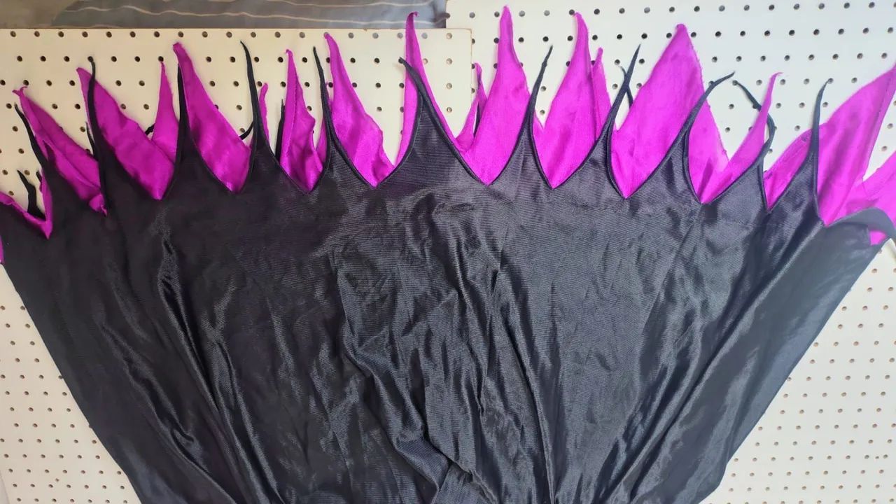 Fantasia Malévola mortícia família adams bruxinha perfeita para o Carnaval tamanho P - Foto 6