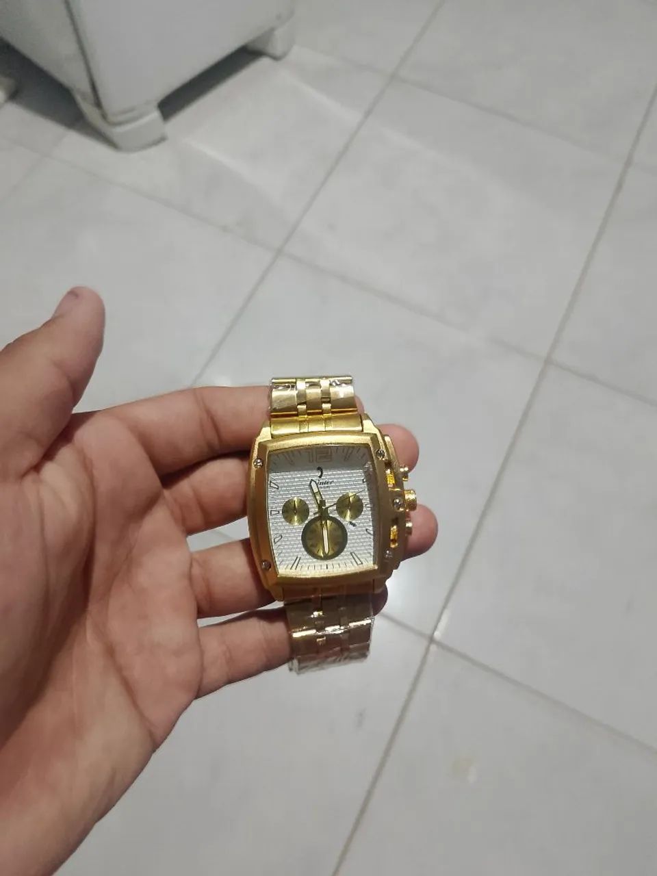 Relógio digital novinho 