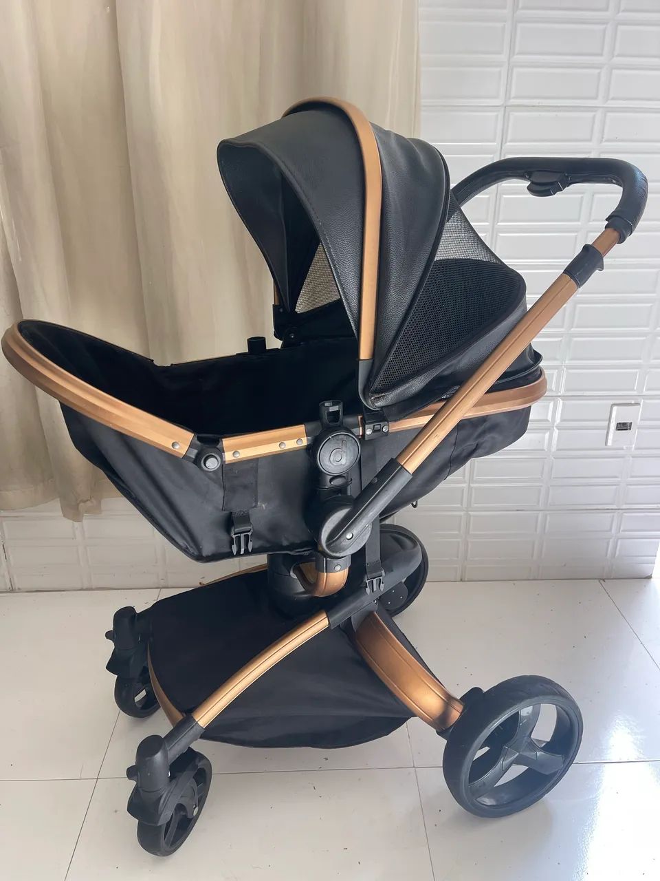 CARRINHO DE BEBÊ E BEBÊ CONFORTO DZIECO