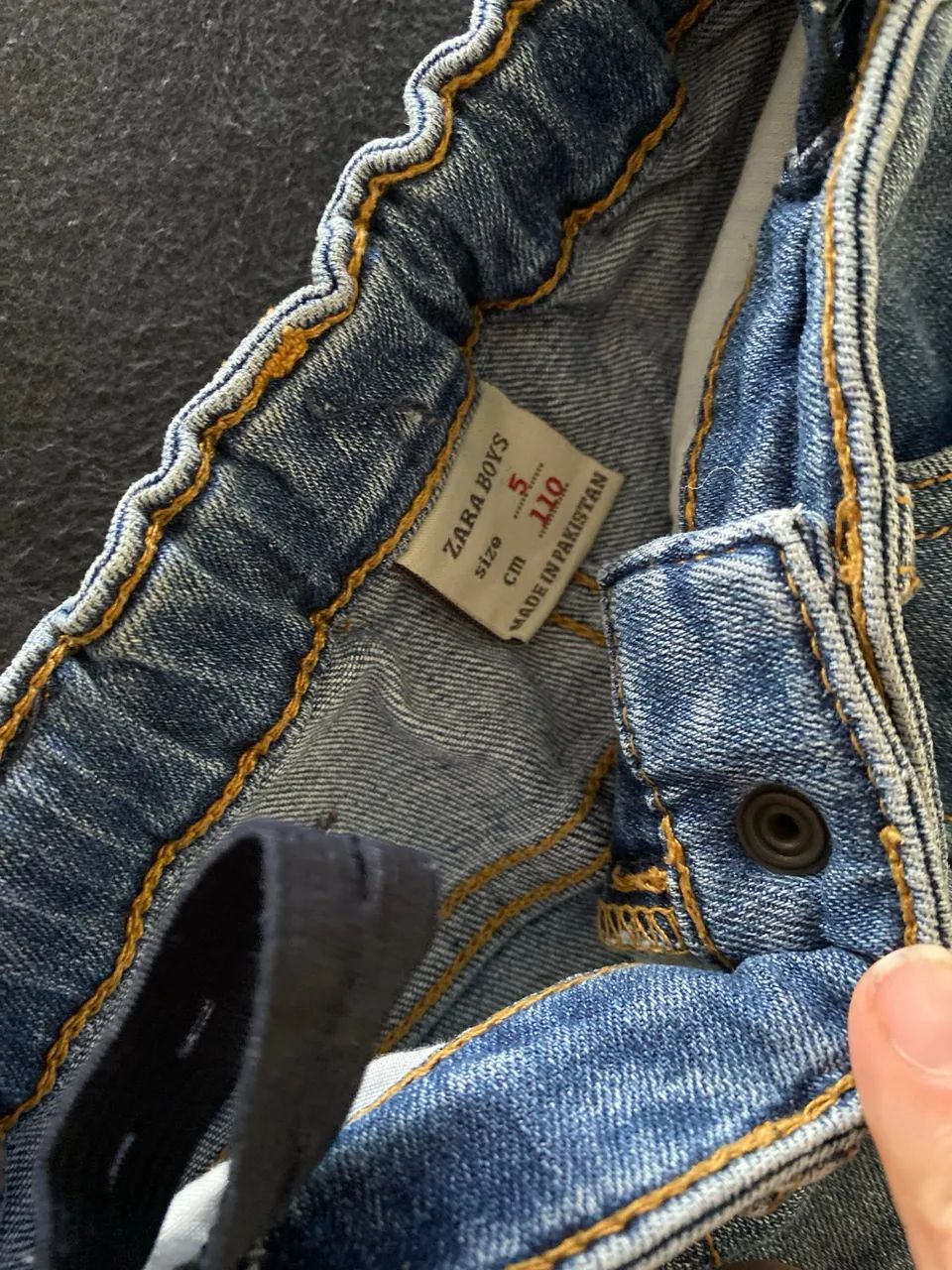 Kit Calça jeans ZARA, menino 4/5anos  - Foto 4