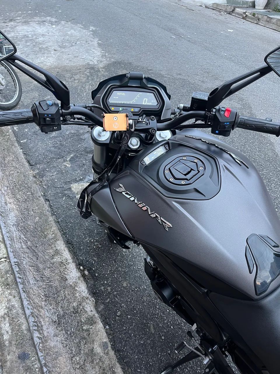 Bajaj Dominar 400  - Foto 3