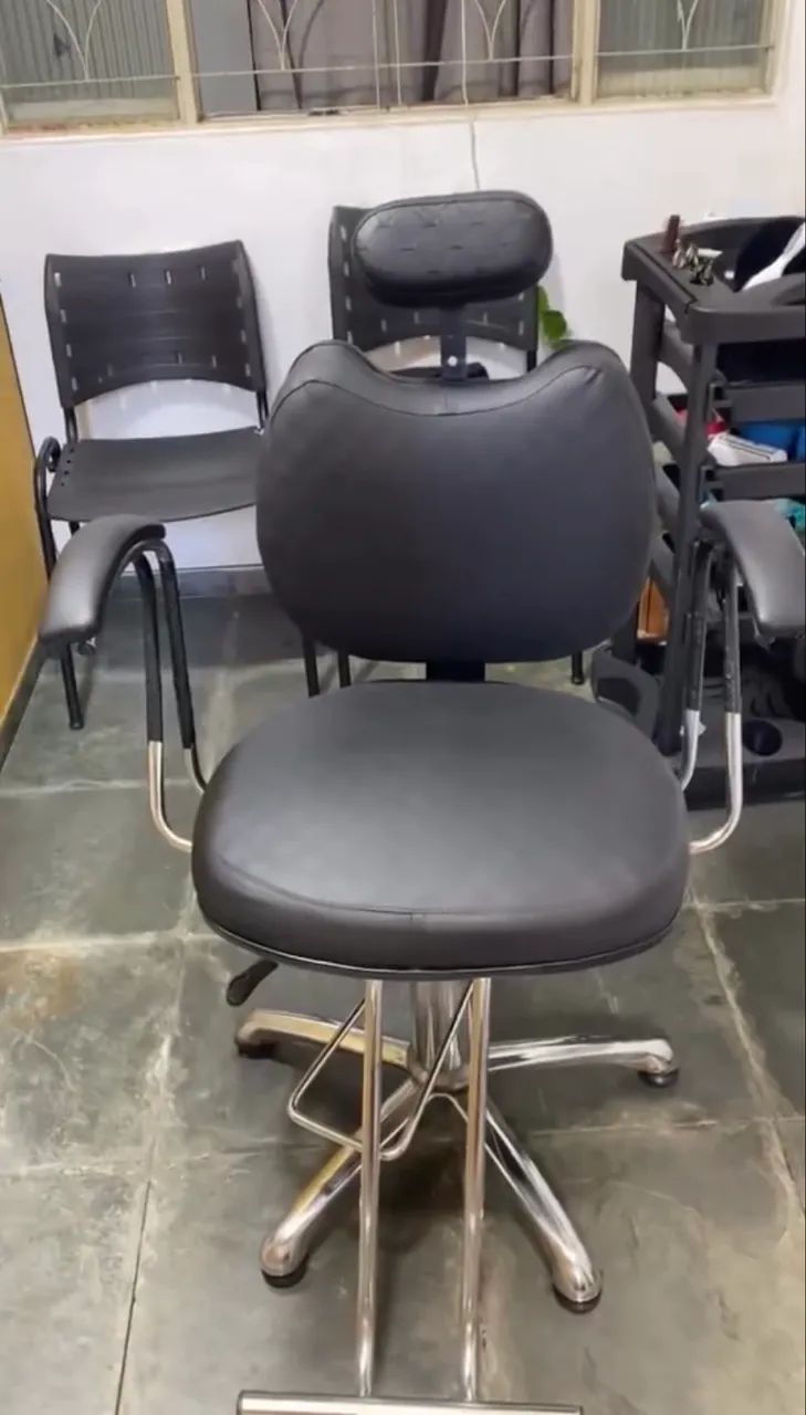Vendo cadeira de barbeiro