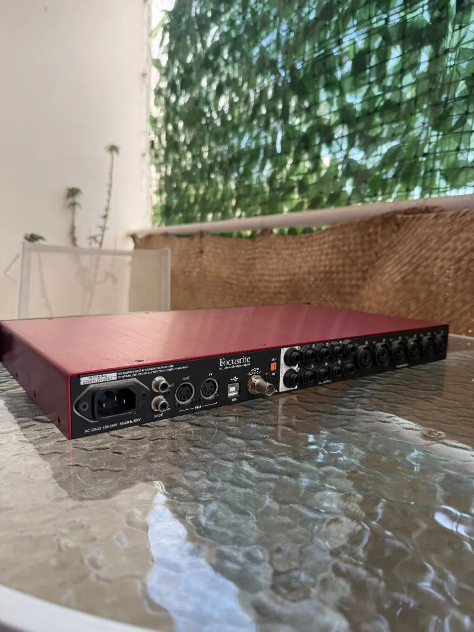 Interface Focusrite Scarlett 18i20 2ª Geração, 8 pré-amps, impecável - Foto 5