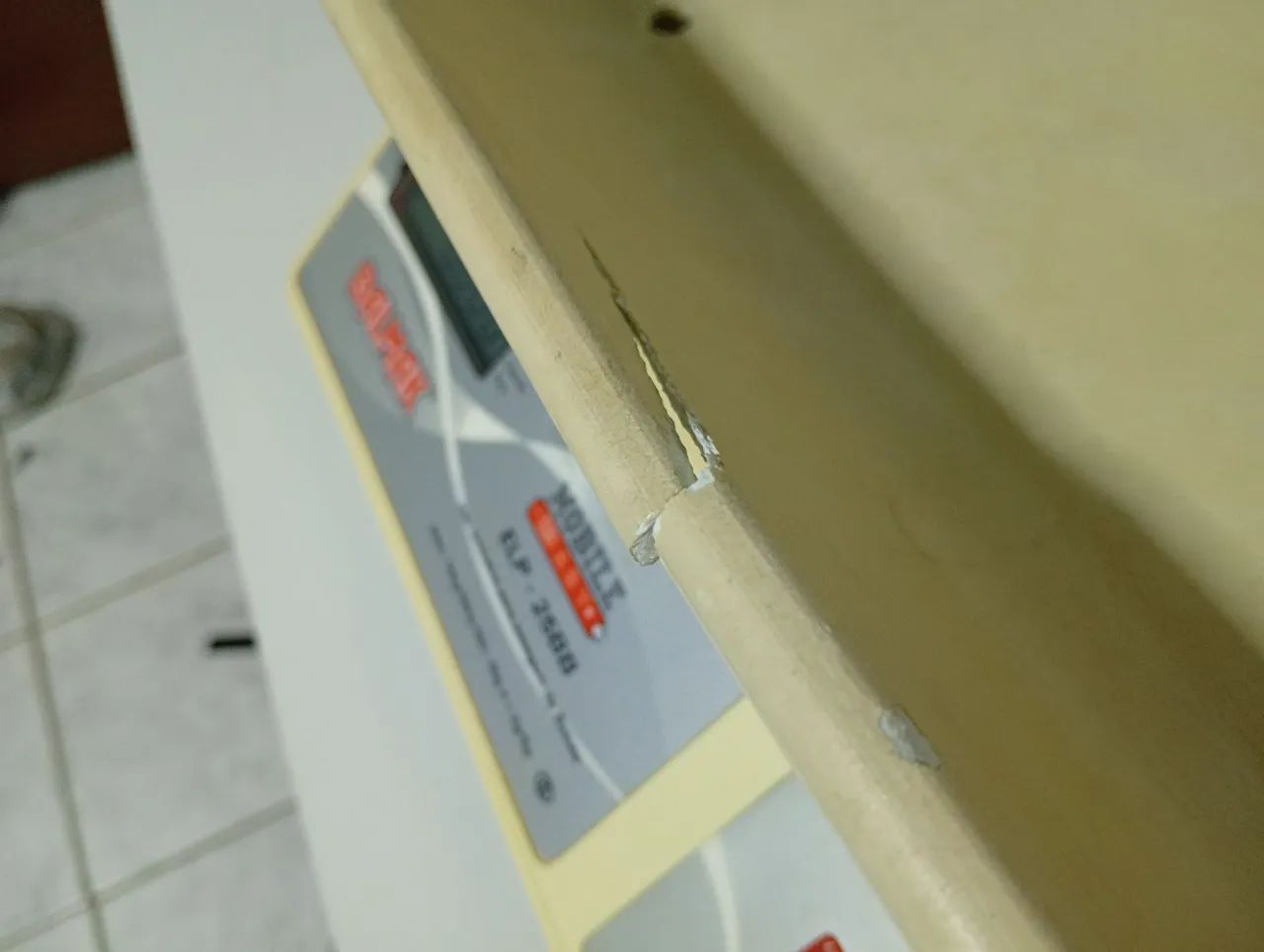 Balança pediátrica com pequenas avarias na plataforma ,mas funcionando perfeitamente  - Foto 3