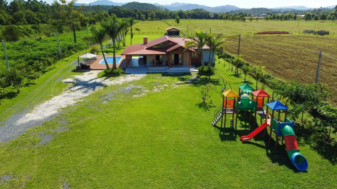 ? Oportunidade Única: Sítio de Luxo Completo com 2 Casas + Área Gourmet e Piscina