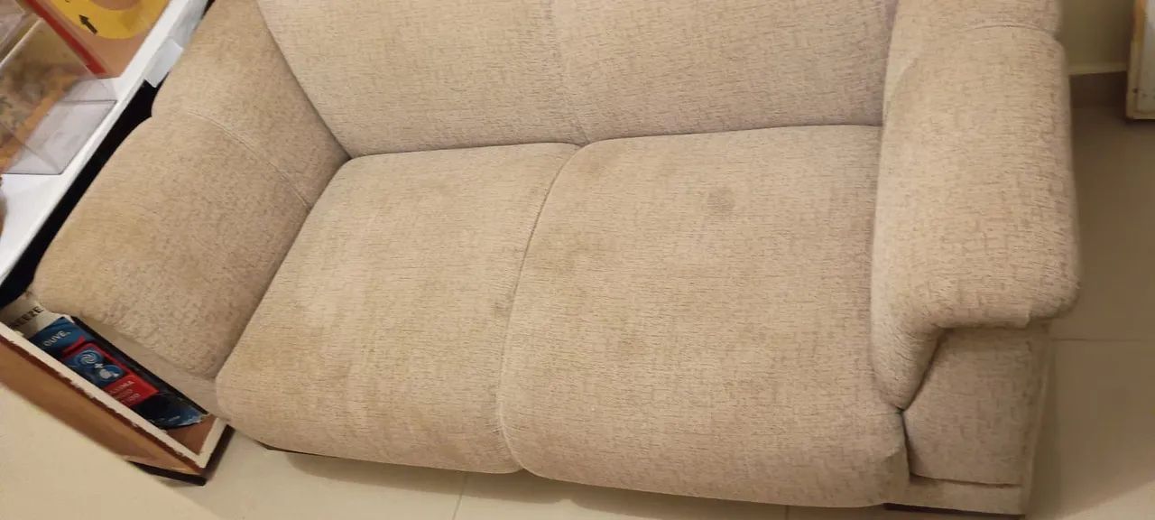 Vendo sofá 2 lugares com 2 almofadas  - Foto 5