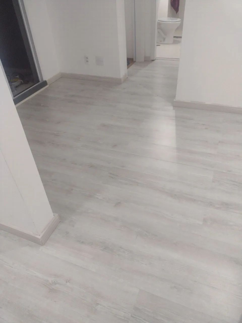 Instalação, nivelamento, vinílico e laminado .
