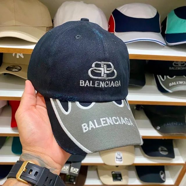Chapeu balenciaga  - Foto 2
