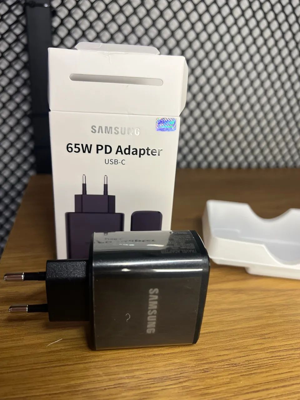 Fonte Carregador Turbo 65W USB-C Tipo C Rápido e Eficiente - Foto 2