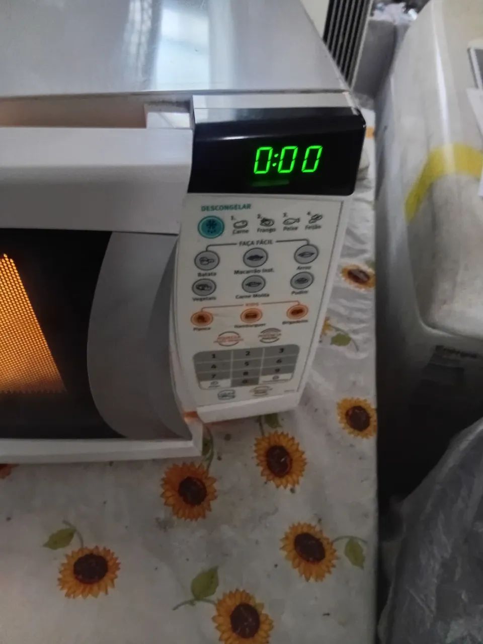 Micro-ondas eletrolux MEF28  novíssimo  - Foto 3