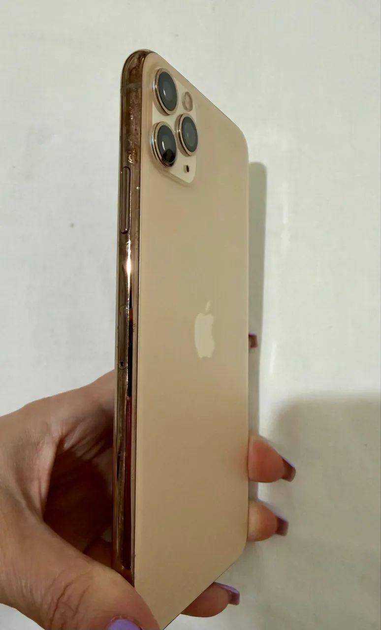 Vendo iPhone 11 PRO MAX com 512GB - Foto 4