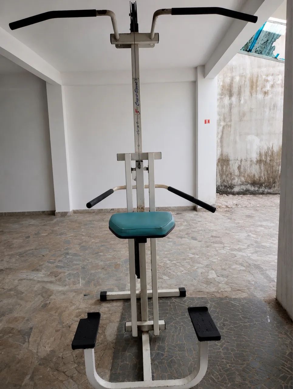 Maquina de academia Gráviton 