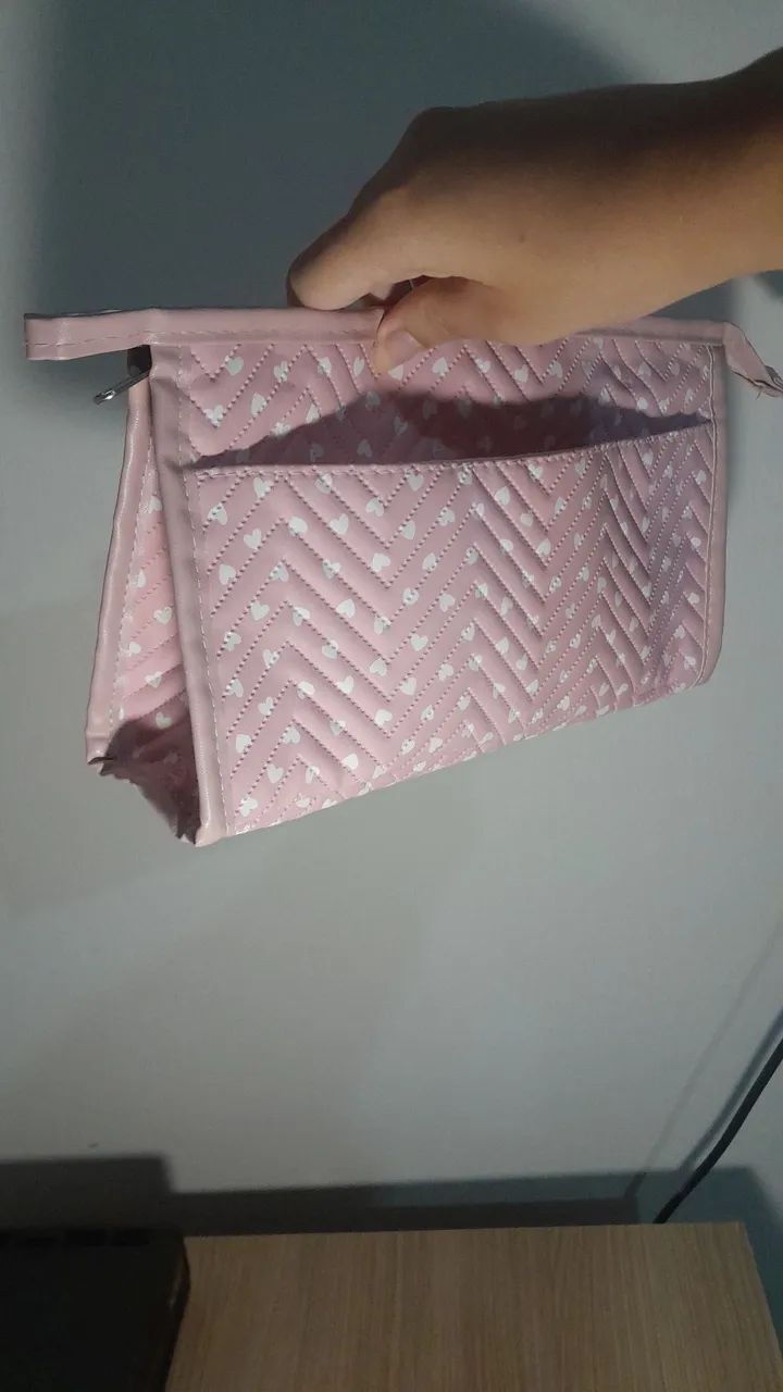 Necessaire Rosa com corações brancos - Foto 3