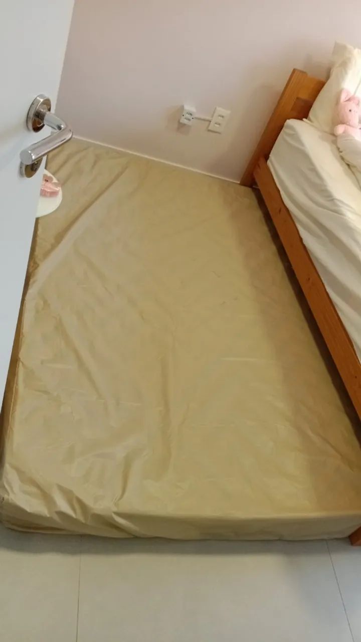 Colchão de casal avulso, sem cama. 