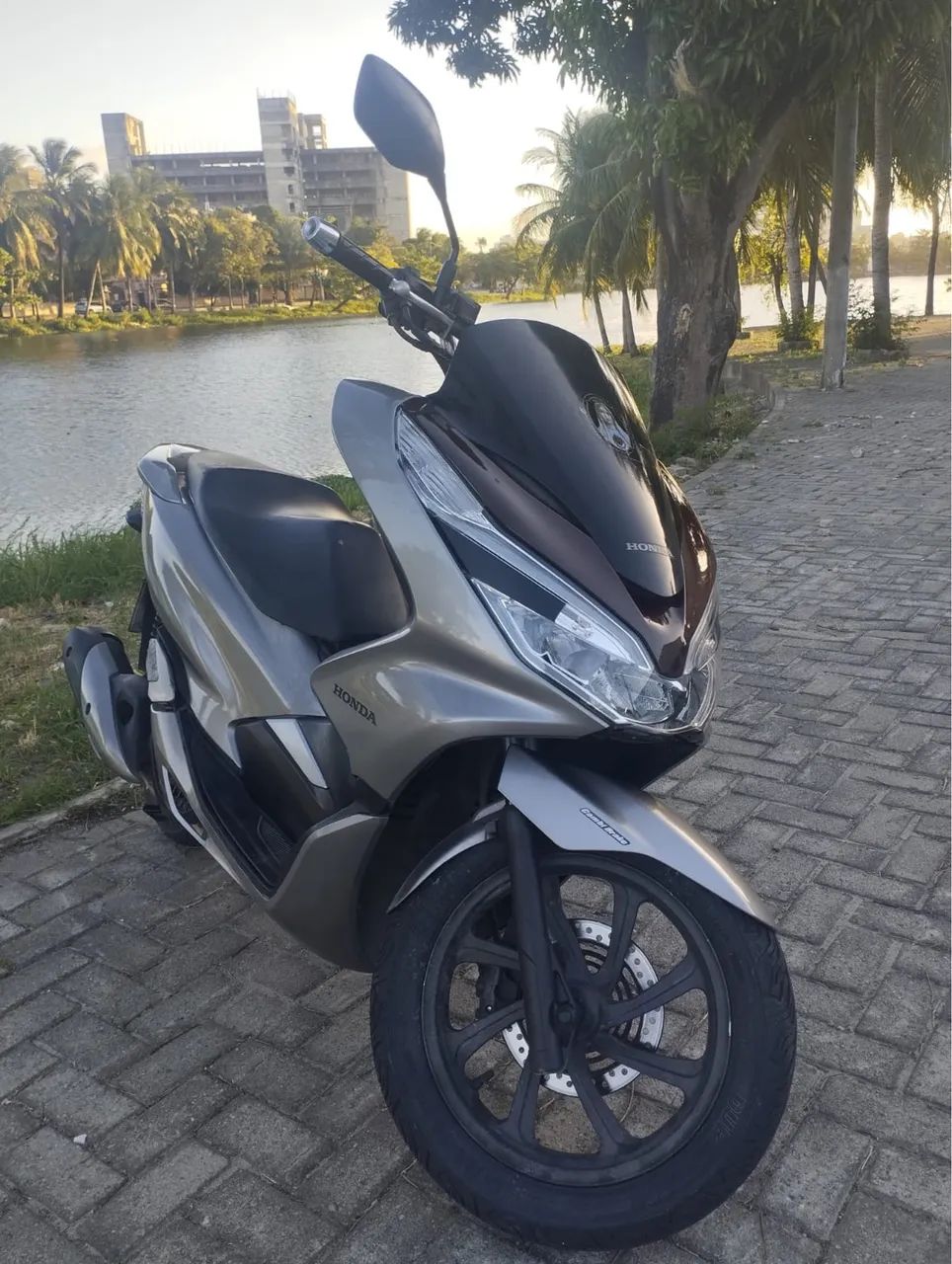 Vendo Honda PCX 150cc automática  - Foto 4
