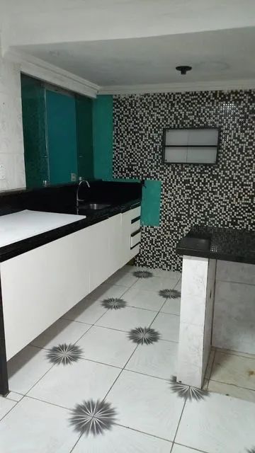Casa com 3 Quarto(s) e 2 banheiro(s) para Alugar, 160 m² por R$ 2200 / Mês - Foto 2