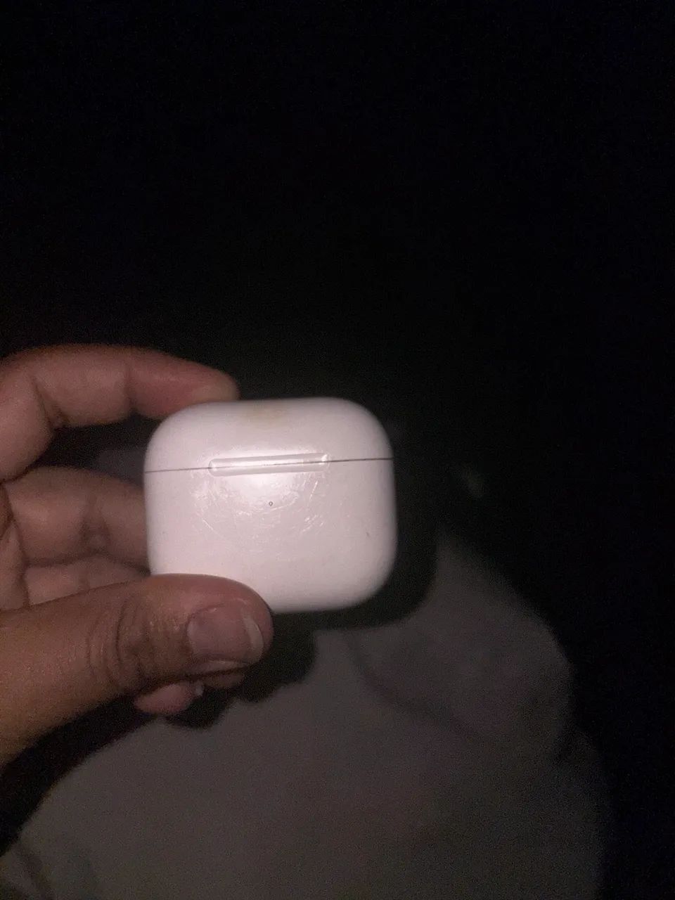 AIRPODS PRO 444676841124679680