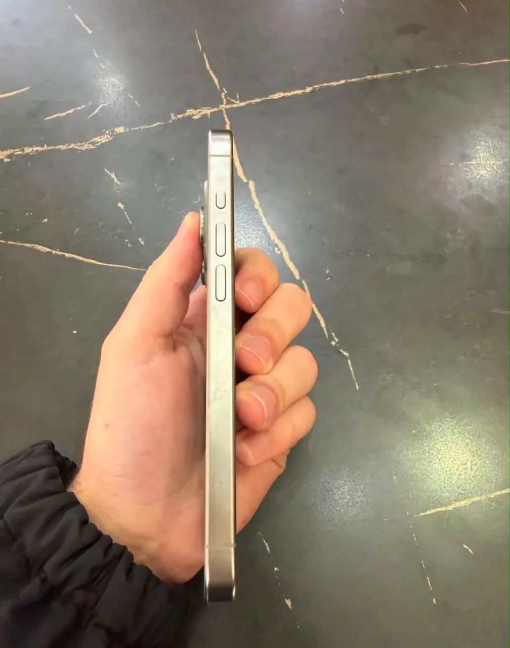 iPhone 15 pro - Foto 2