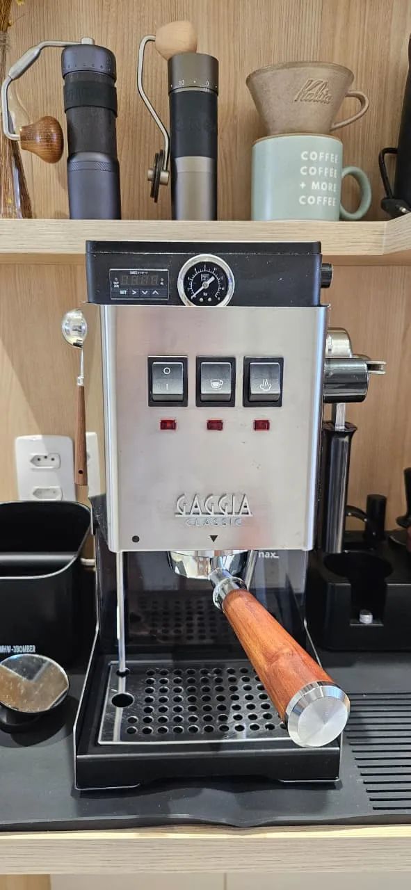 ぺぺ　GAGGIA CLASSIC evo pro Cafeteira Expresso Gaggia Classic EVO Pro 2023 Vermelha