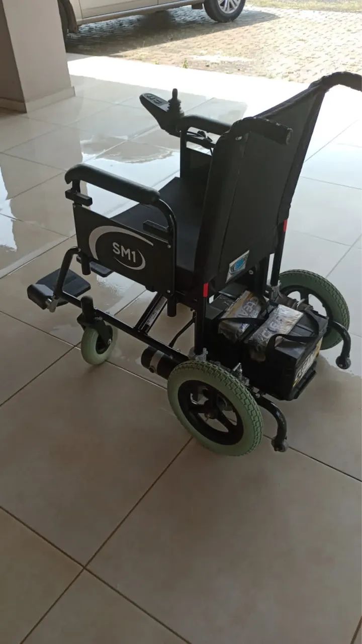 Cadeira de rodas motorizada SM1 - Foto 2