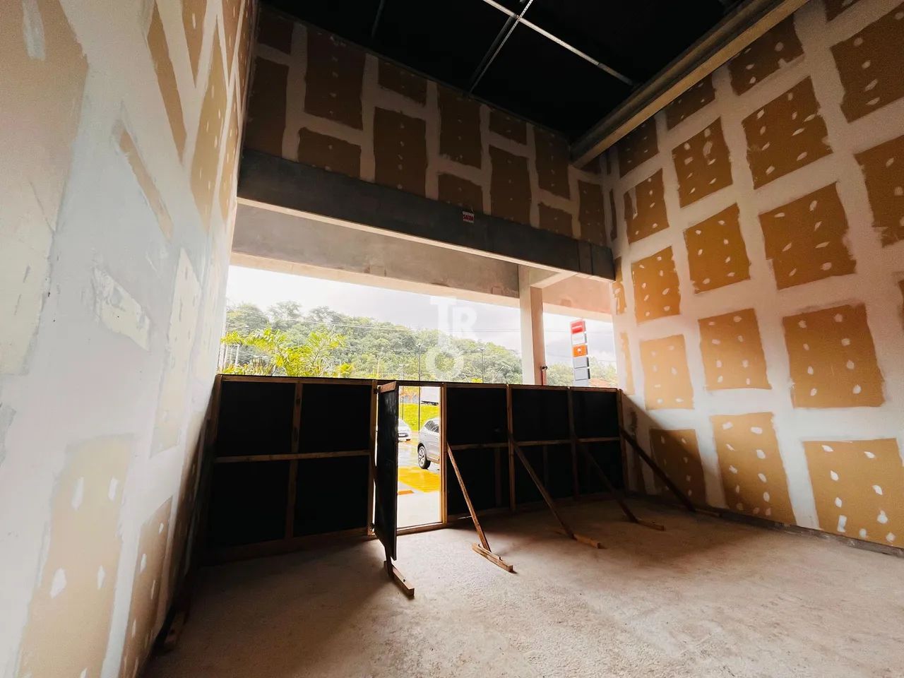 PONTO COMERCIAL | 98M2 | COM ESTACIONAMENTO | ENGORDADOURO - Foto 4