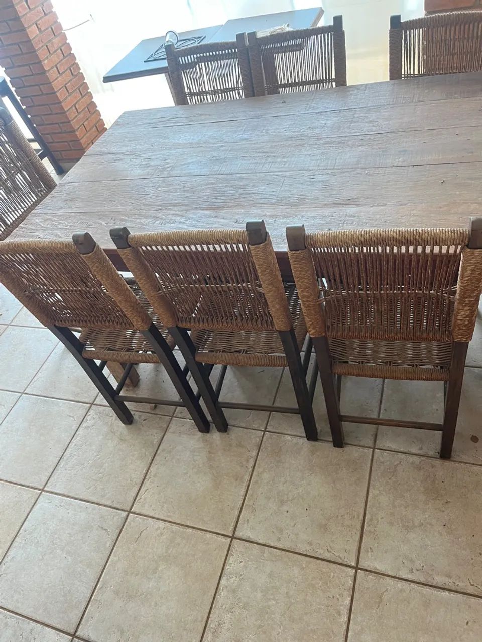 Mesa de Madeira Rústica com 8 cadeiras  - Foto 4