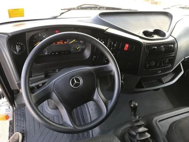 Atego 1419 baú 4x2 ano 2016 - Foto 5