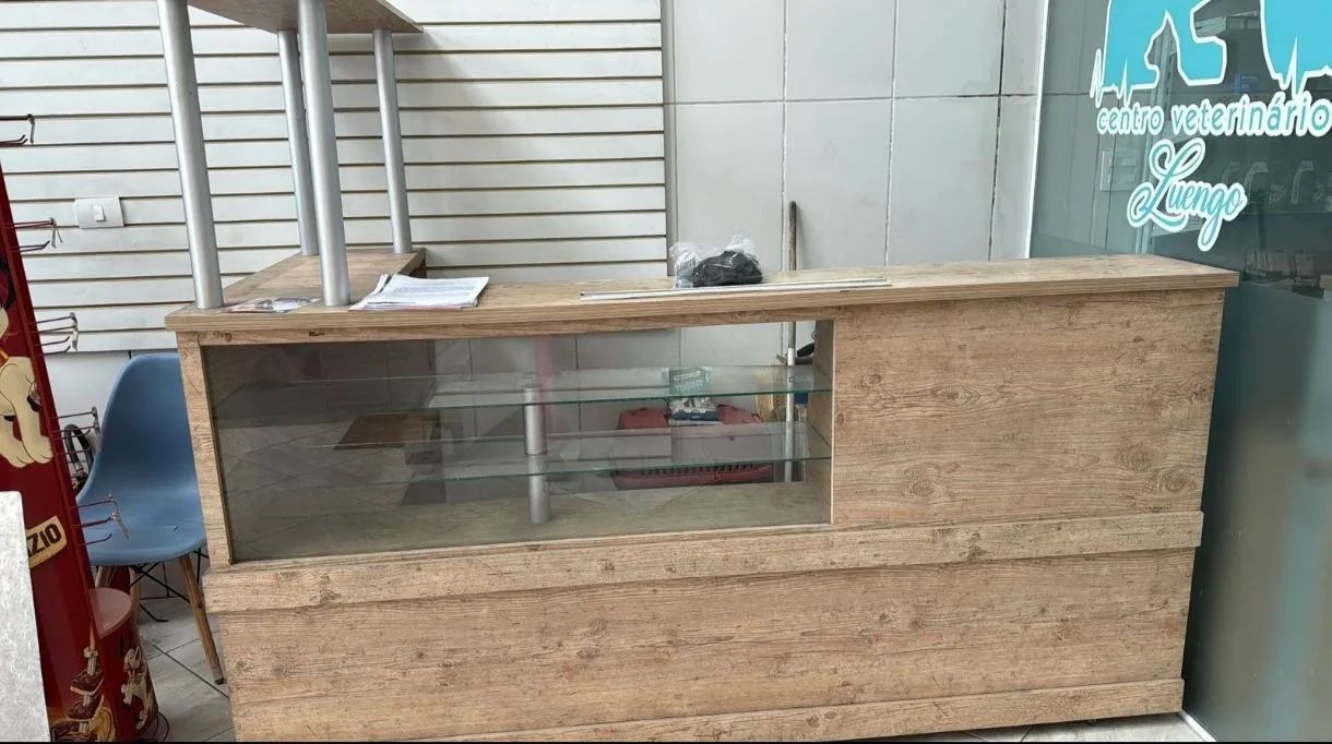 Excelente balcão em L , feito em MDF