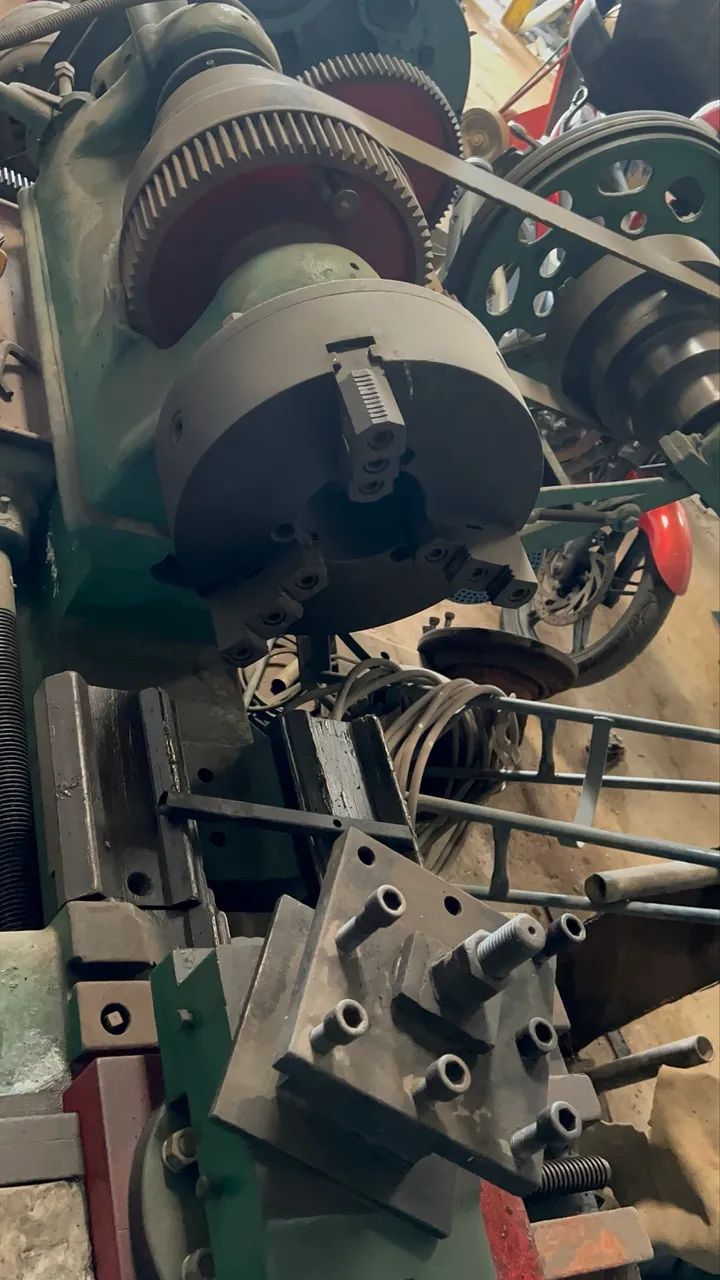 Torno mecânico de Correa 