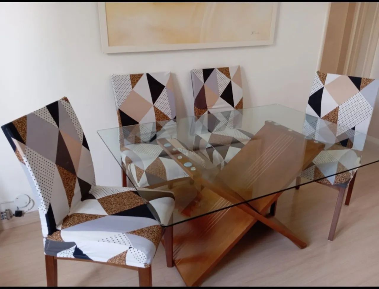 Mesa com 4 cadeiras e aparador - Foto 3