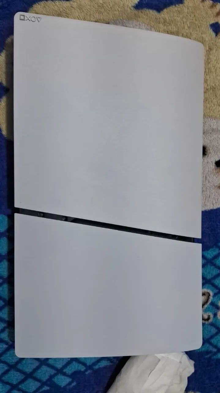 PS5 Slim digital ( 1 ano de uso e ótimo estado )