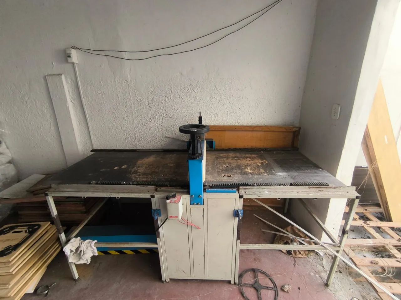 Máquina corte e vinco semi automática com facões para caixa de pizza - Foto 5