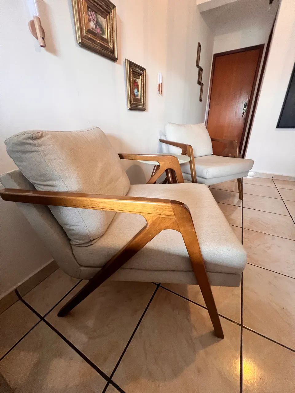 Conjunto de poltronas em madeira  - Foto 2
