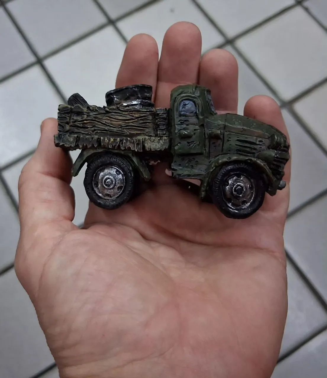 Miniatura de caminhão em resina - Foto 5