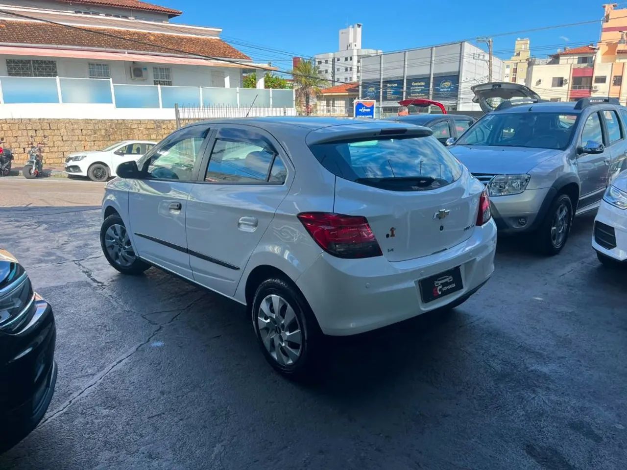 Chevrolet Onix Hatch LT 1.4 8V Flex Mec. 4P 2014 - Foto 3