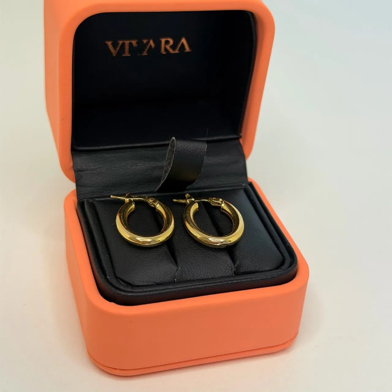 Brinco ouro Vivara 