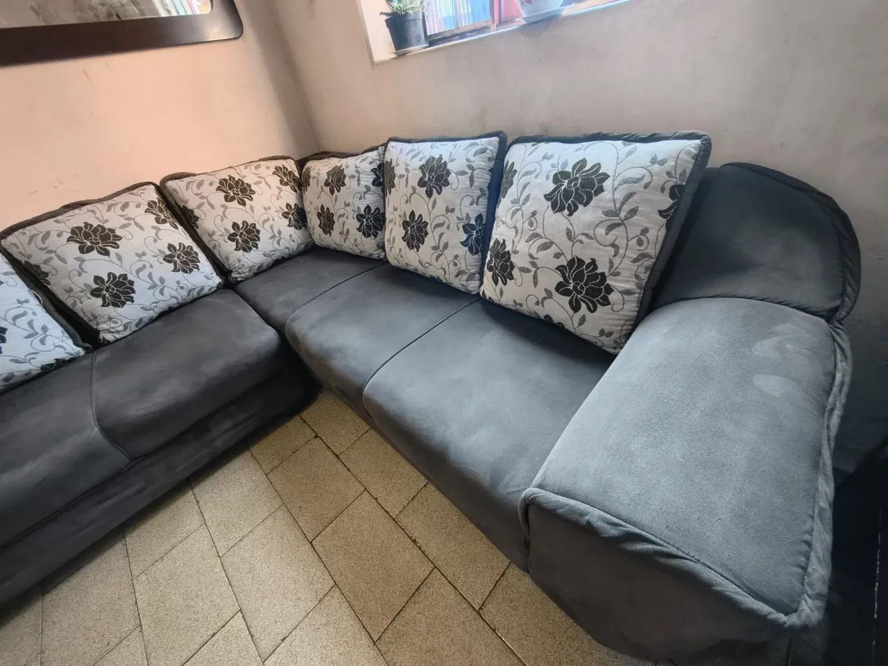 Sofá de Canto Moderno Impecavel  - Foto 2