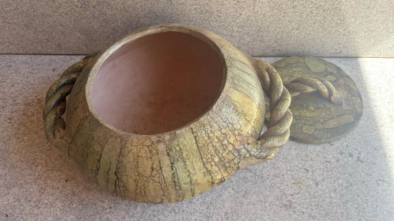 Peça antiga de barro pintado a mão  - Foto 2