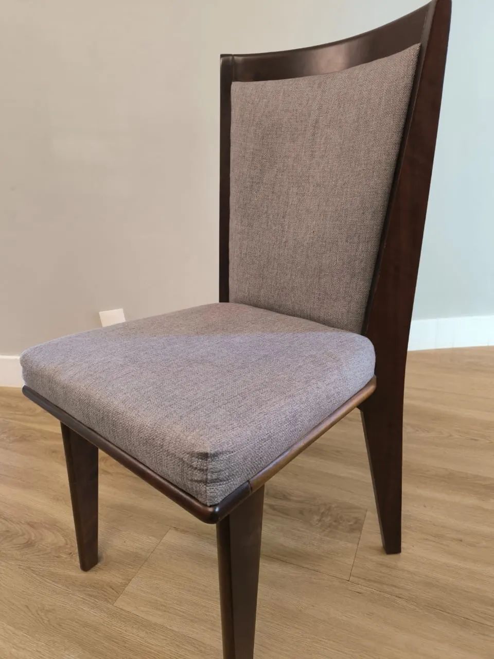 Mesa de jantar 8 cadeiras com tampo de vidro - Foto 4