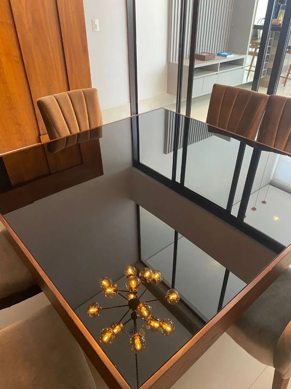 Vendo mesa de jantar com 8 lugares  - Foto 3