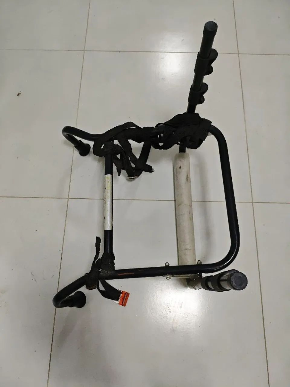 Suporte de bicicleta que cabe 2 bicicleta  - Foto 5